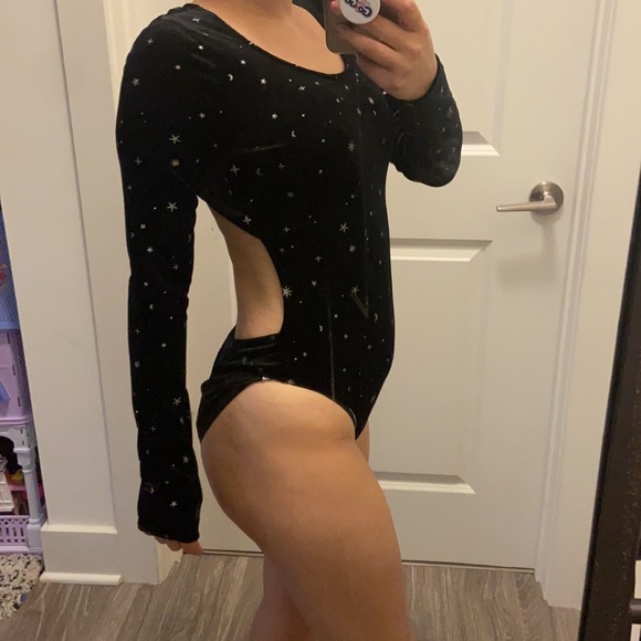 Wild fable velvety open back bodysuit. Xs - Picture 9 of 10